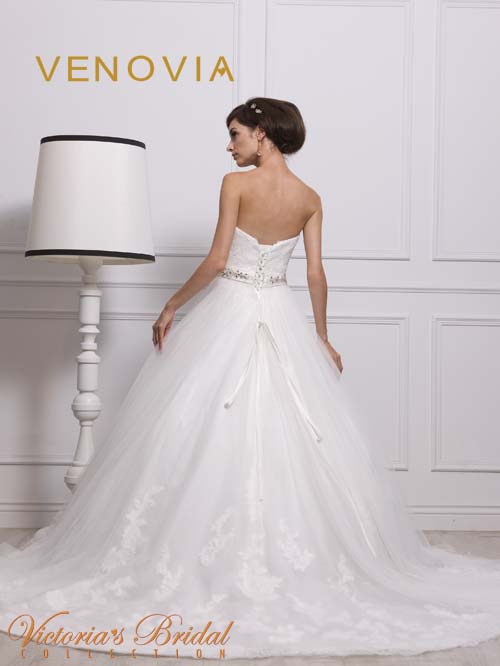 2206 FULL SWEETHEART NECKLINE SLEEVELESS