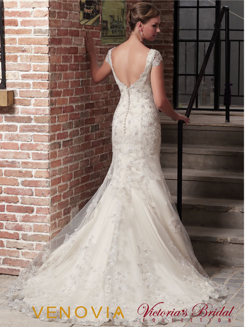 2231 TRUMPET SWEETHEART NECKLINE