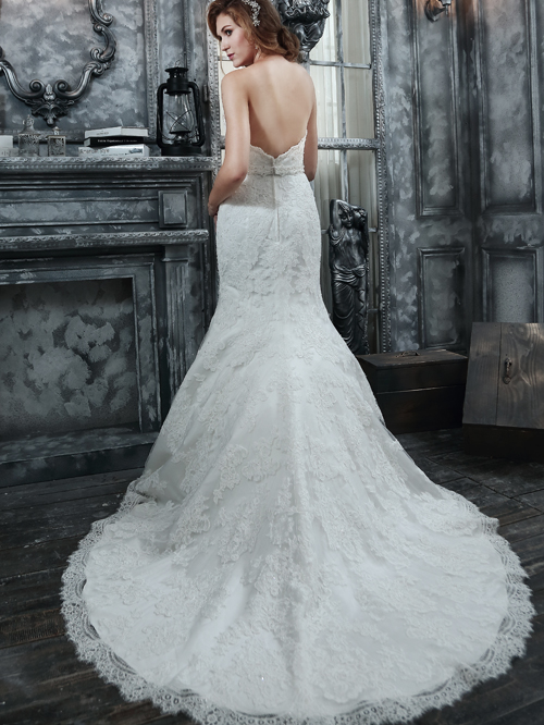2239 TRUMPET SWEETHEART NECKLINE SLEEVELESS