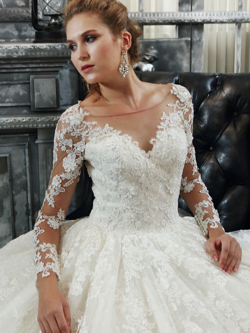 2240 FULL SWEETHEART NECKLINE LONG SLEEVE