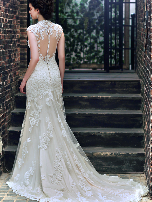 2243 TRUMPET BUILD-UP NECKLINE