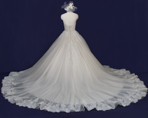 2275 Ball gown with sweetheart neckline