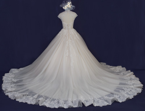 2275 Ball gown with sweetheart neckline