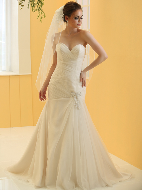 3319 TRUMPET SWEETHEART NECKLINE SLEEVELESS