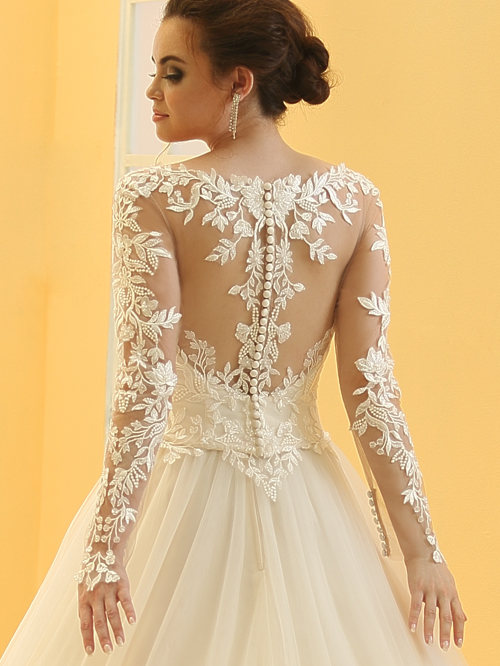 61306 TOP  SWEETHEART NECKLINE LONG SLEEVE