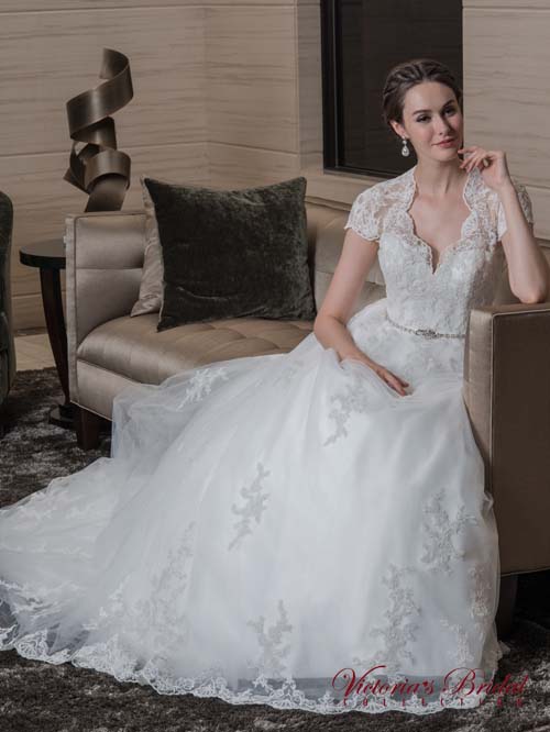 8275 FULL QUEEN-ANN NECKLINE