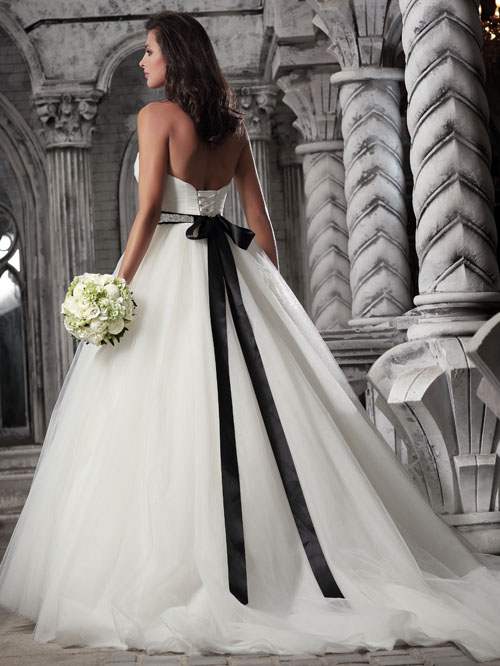 8279 FULL SWEETHEART NECKLINE SLEEVELESS