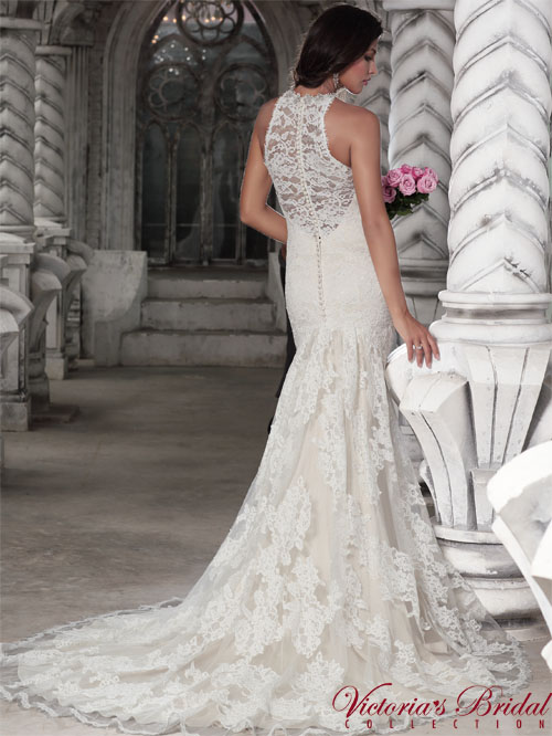 8288 TRUMPET HALTER NECKLINE SLEEVELINE