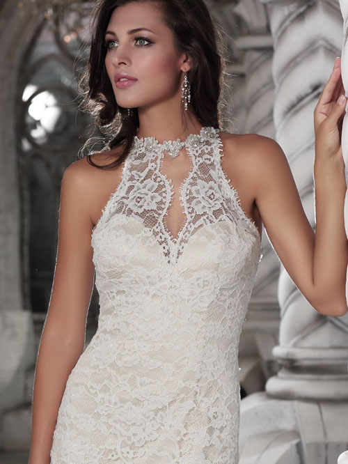 8288 TRUMPET HALTER NECKLINE SLEEVELINE