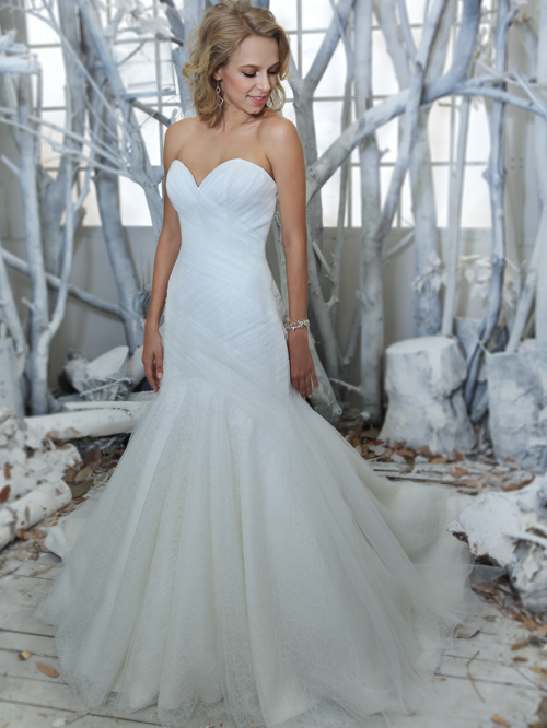 8291 TRUMPET SWEETHEART NECKLINE SLEEVELESS