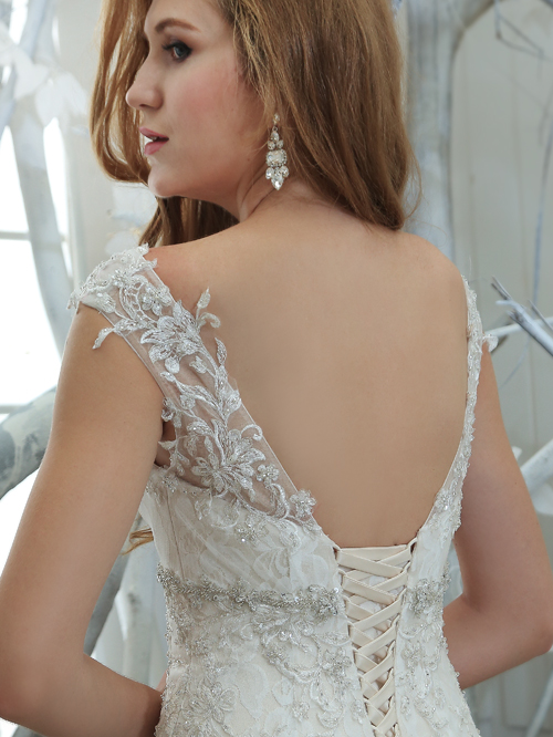 8302 TRUMPET V NECKLINE