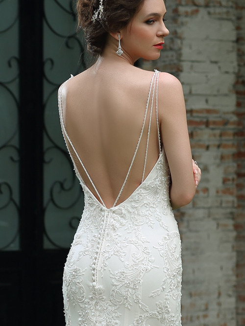 8323 TRUMPET V NECKLINE SLEEVELESS