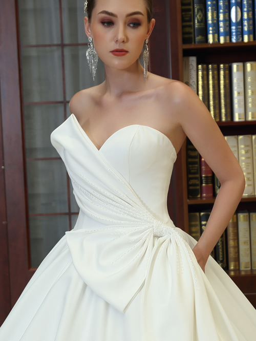 8347 BALL GOWN SWEETHEART NECKLINE SLEEVELESS
