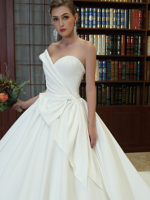 8347 BALL GOWN SWEETHEART NECKLINE SLEEVELESS