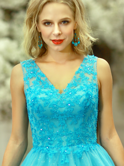 9922 FULL V NECKLINE SLEEVELESS