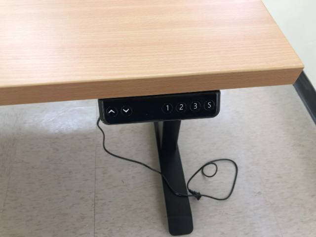 電動升降桌2(內有照片)
