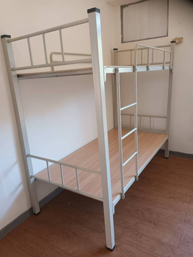 宿舍上下床